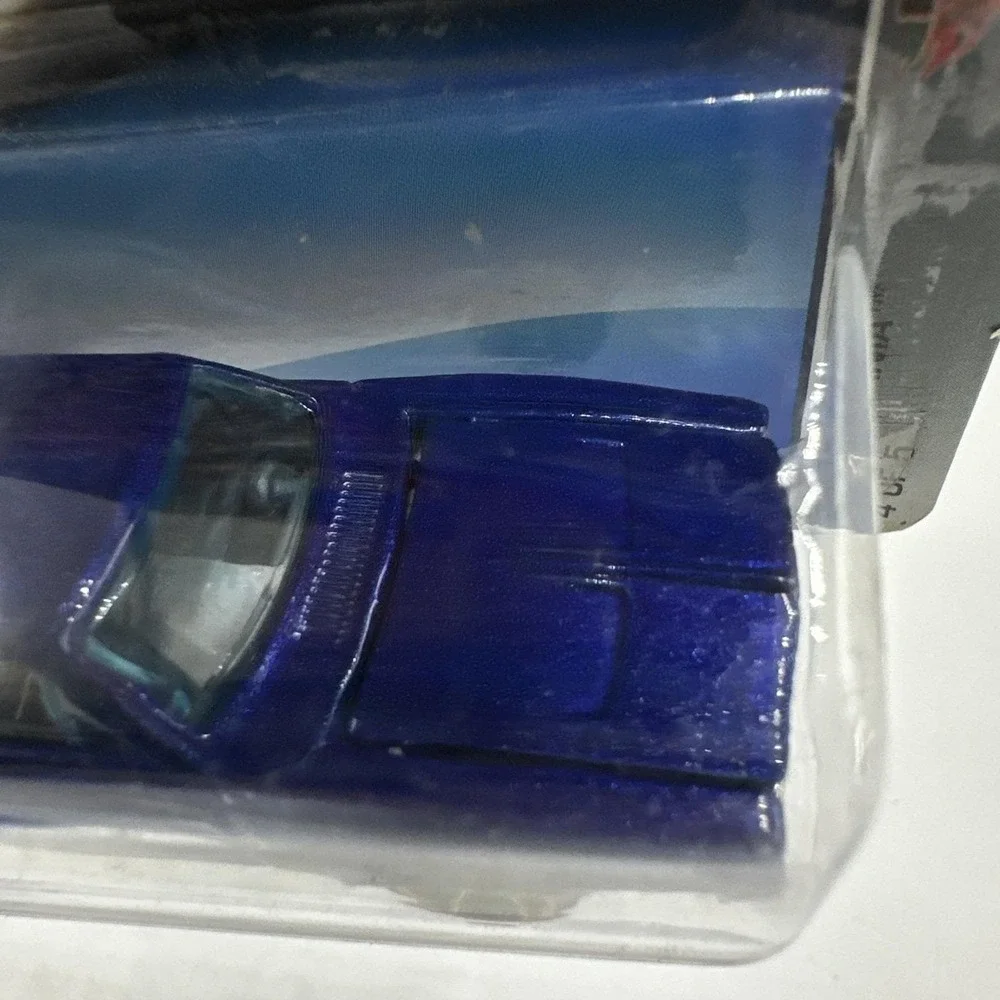 Hot Wheels Collector #176 1968 Dodge Dart 2006 #104 1969‎ Dodge Charger 2005